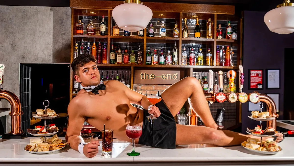 Голый дворецкий Голый дворецкий