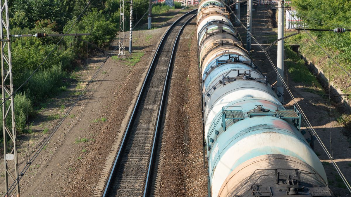 Россия отменила эмбарго на бензин Россия отменила эмбарго на бензин