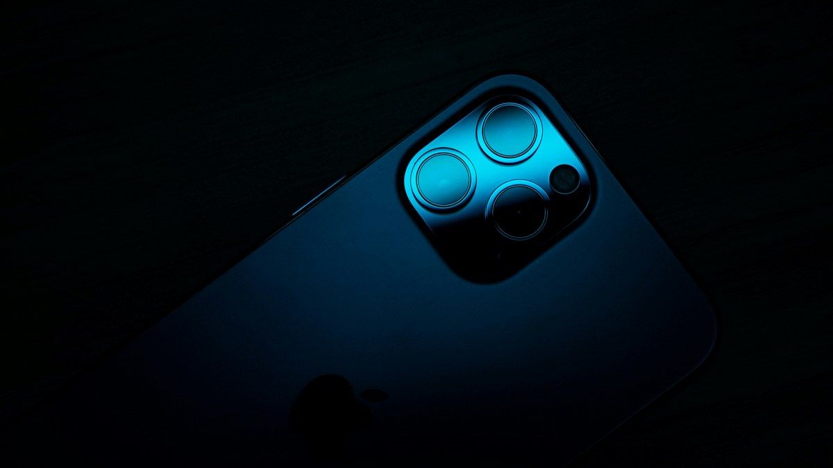 Apple наконец выпустила исправление ошибки, которая возвращала в галерею удаленные фото Apple наконец выпустила исправление ошибки, которая возвращала в галерею удаленные фото