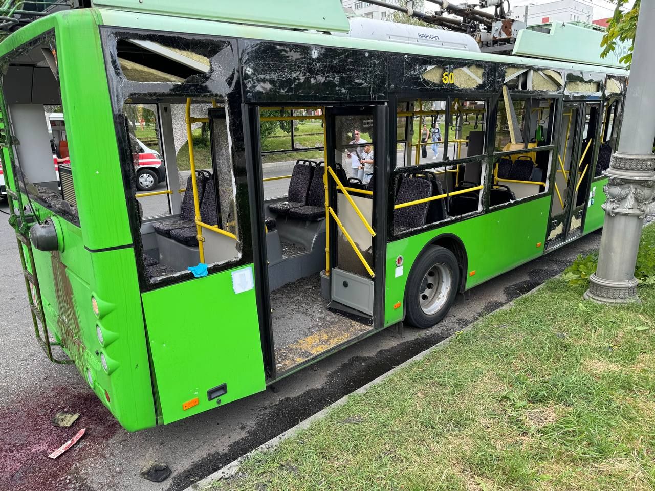 Водителю троллейбуса, который пострадал в Харькове, ампутировали ногу