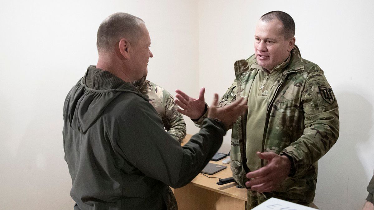 Волонтеры доставили на передовую дроны для защитников Харьковщины Волонтеры доставили на передовую дроны для защитников Харьковщины