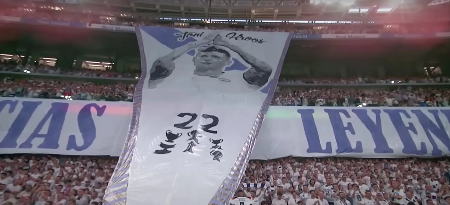 Прощальний банер для Тоні Крооса Прощальний банер для Тоні Крооса