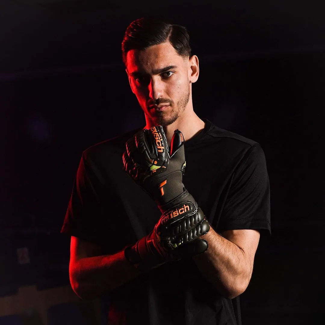 Алекс Мерет Алекс Мерет