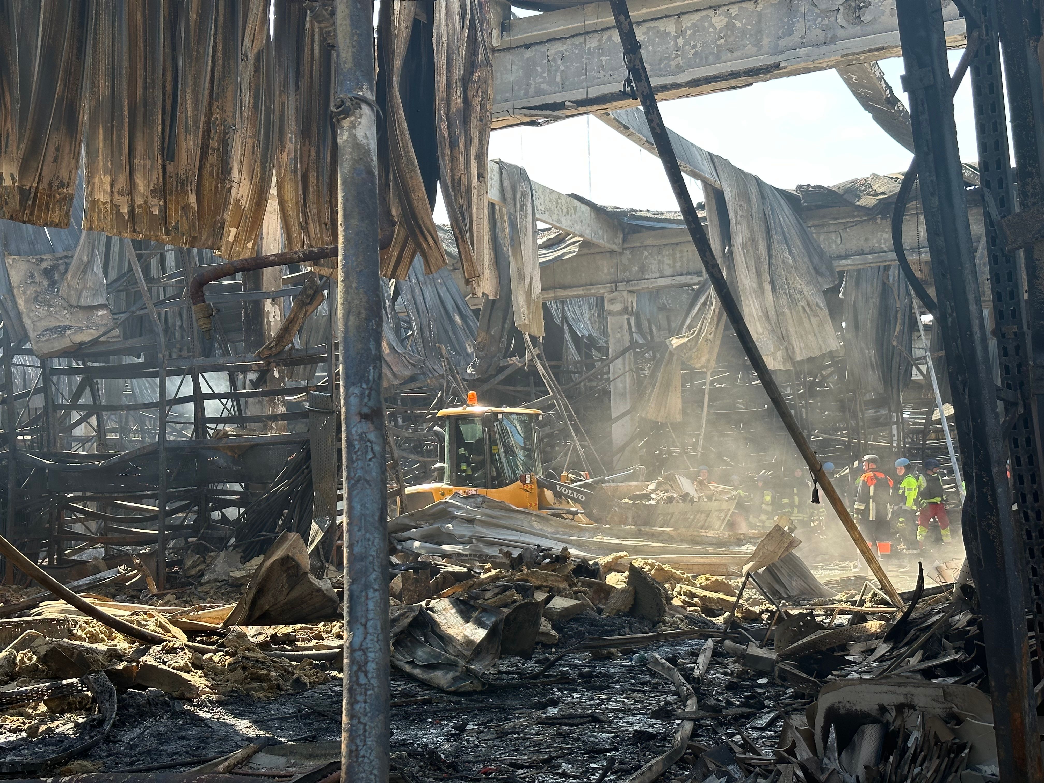 Как помогут пострадавшим от удара по "Эпицентру" Как помогут пострадавшим от удара по "Эпицентру"