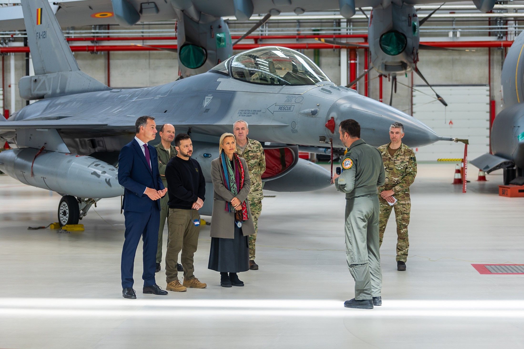 Зеленський оглянув F-16, які має передати Україні Бельгія