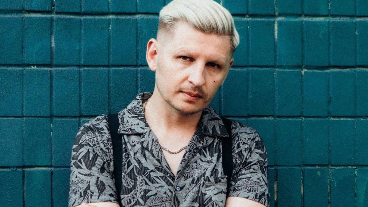 Лідер відомого гурту "Фіолет" вступив у ЗСУ: фото артиста у військовій формі - Show