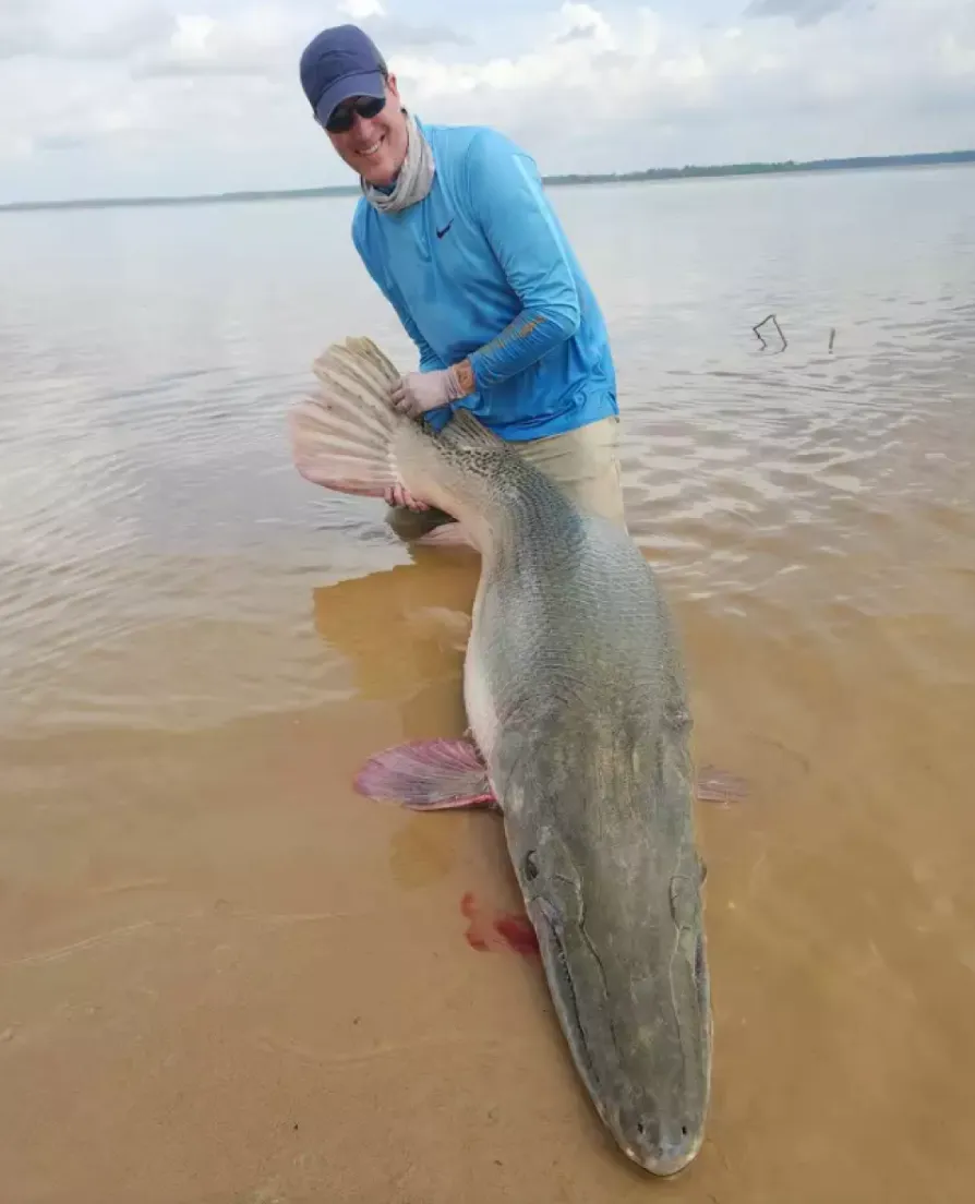 Рыбаки также выловили аллигаторовую щуку весом 85,3 килограмма