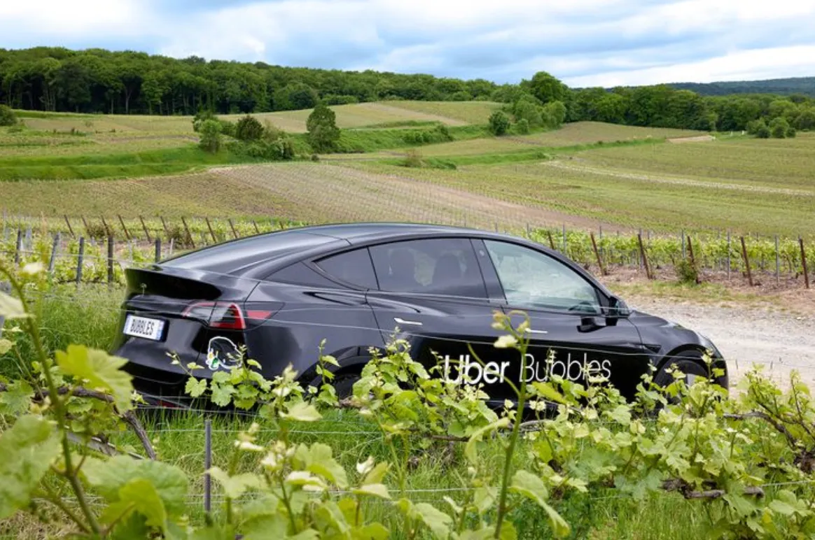 Uber пропонує гостям Парижа дегустацію вина Uber пропонує гостям Парижа дегустацію вина