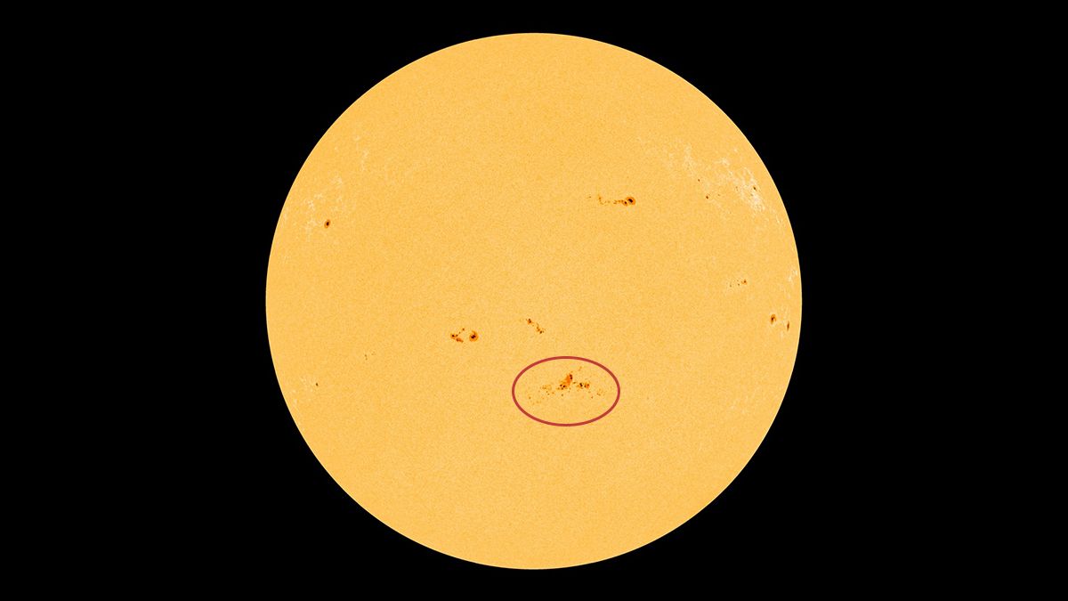 Сонячна пляма AR 3697 загрожує Землі масштабними спалахами Сонячна пляма AR 3697 загрожує Землі масштабними спалахами