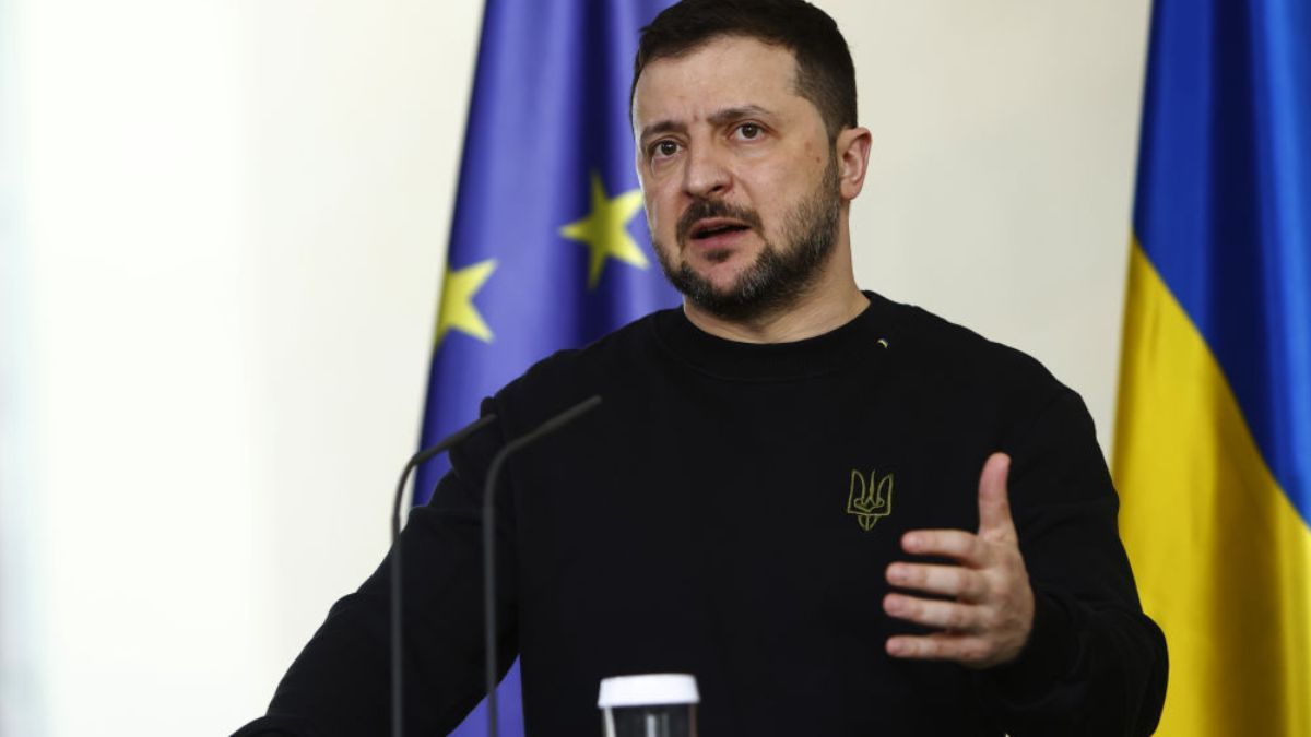 Зеленський звернувся до українців Зеленський звернувся до українців