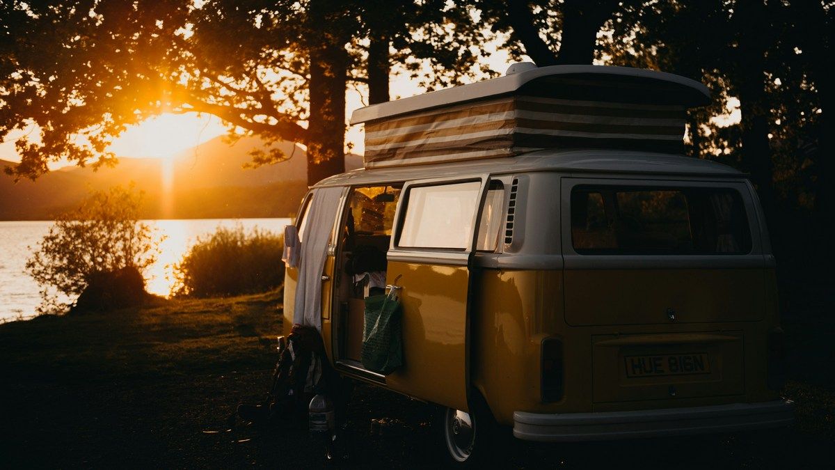 Патент Rivian описывает выдвижную палатку пикапа, позволяющую разместить до четырех матрасов Патент Rivian описывает выдвижную палатку пикапа, позволяющую разместить до четырех матрасов