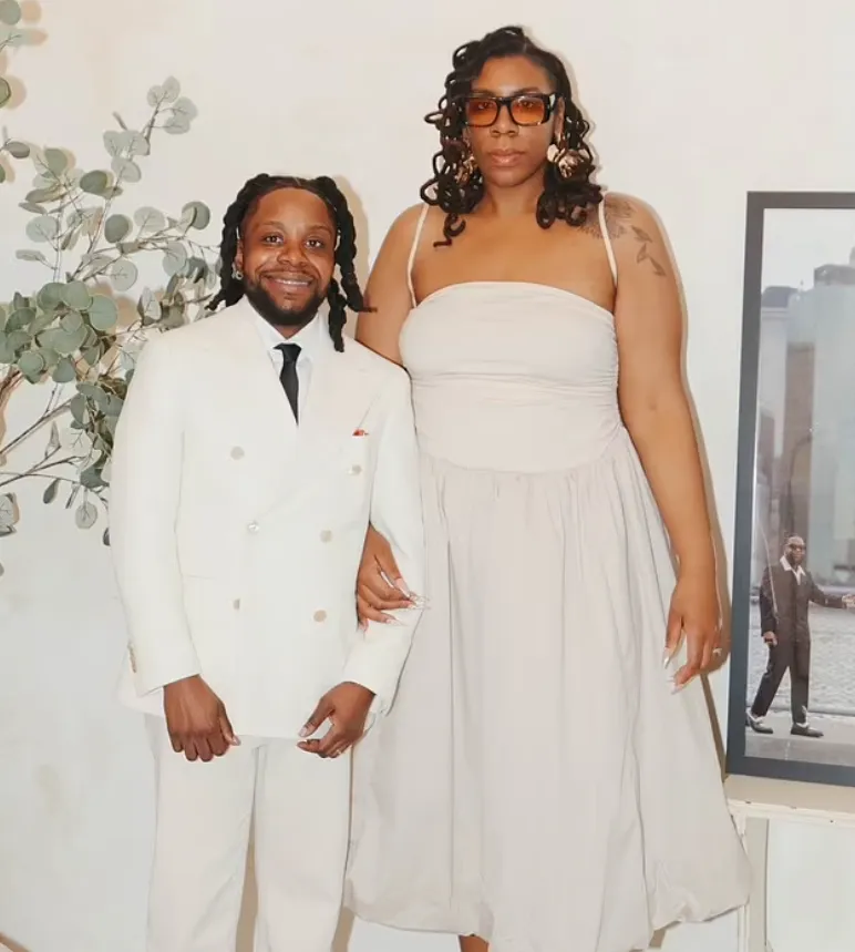 Кассандра значительно выше своего мужа Кассандра значительно выше своего мужа