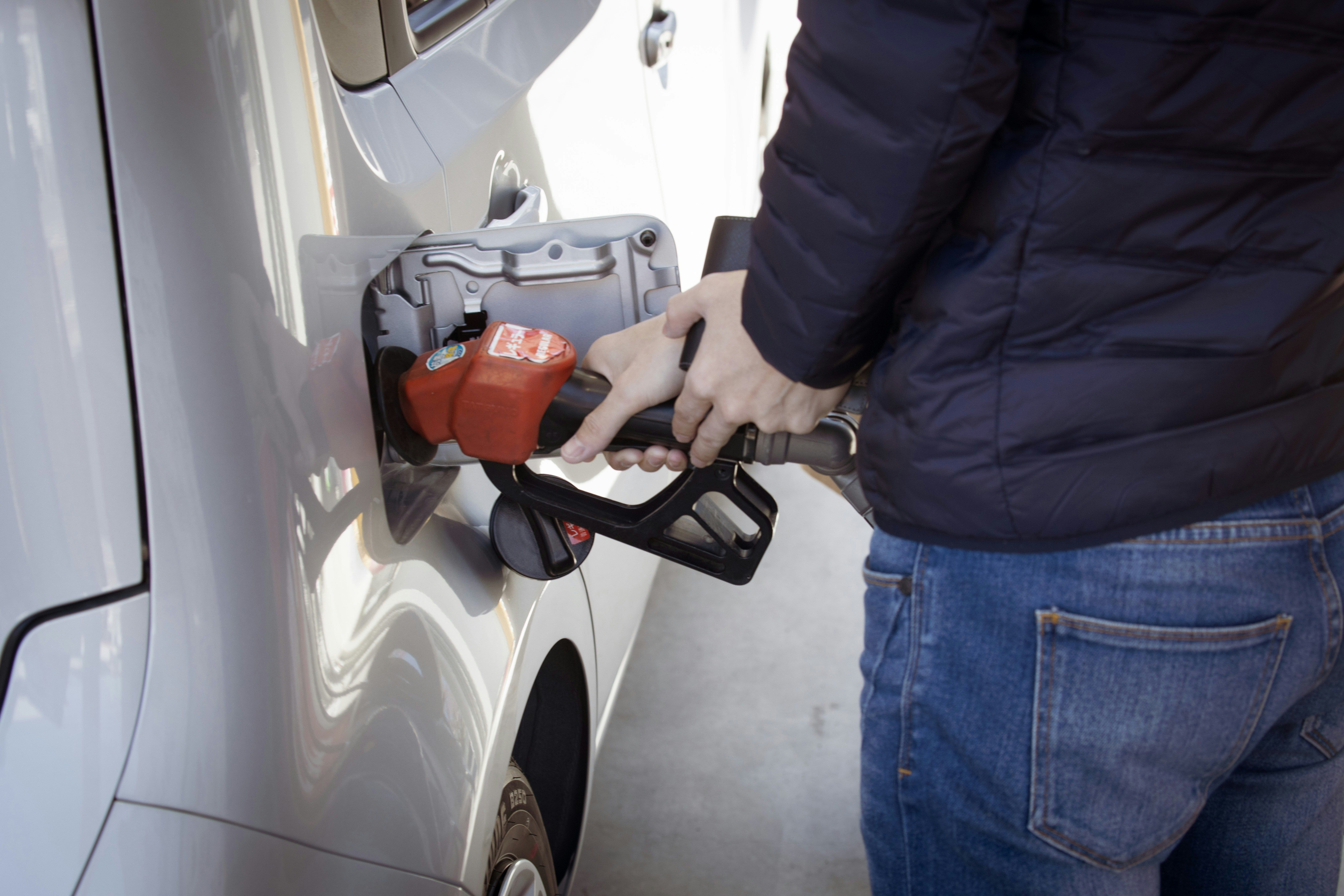 Скільки коштує літр пального - чи зросте ціна на бензин влітку 2024 - прогноз цін