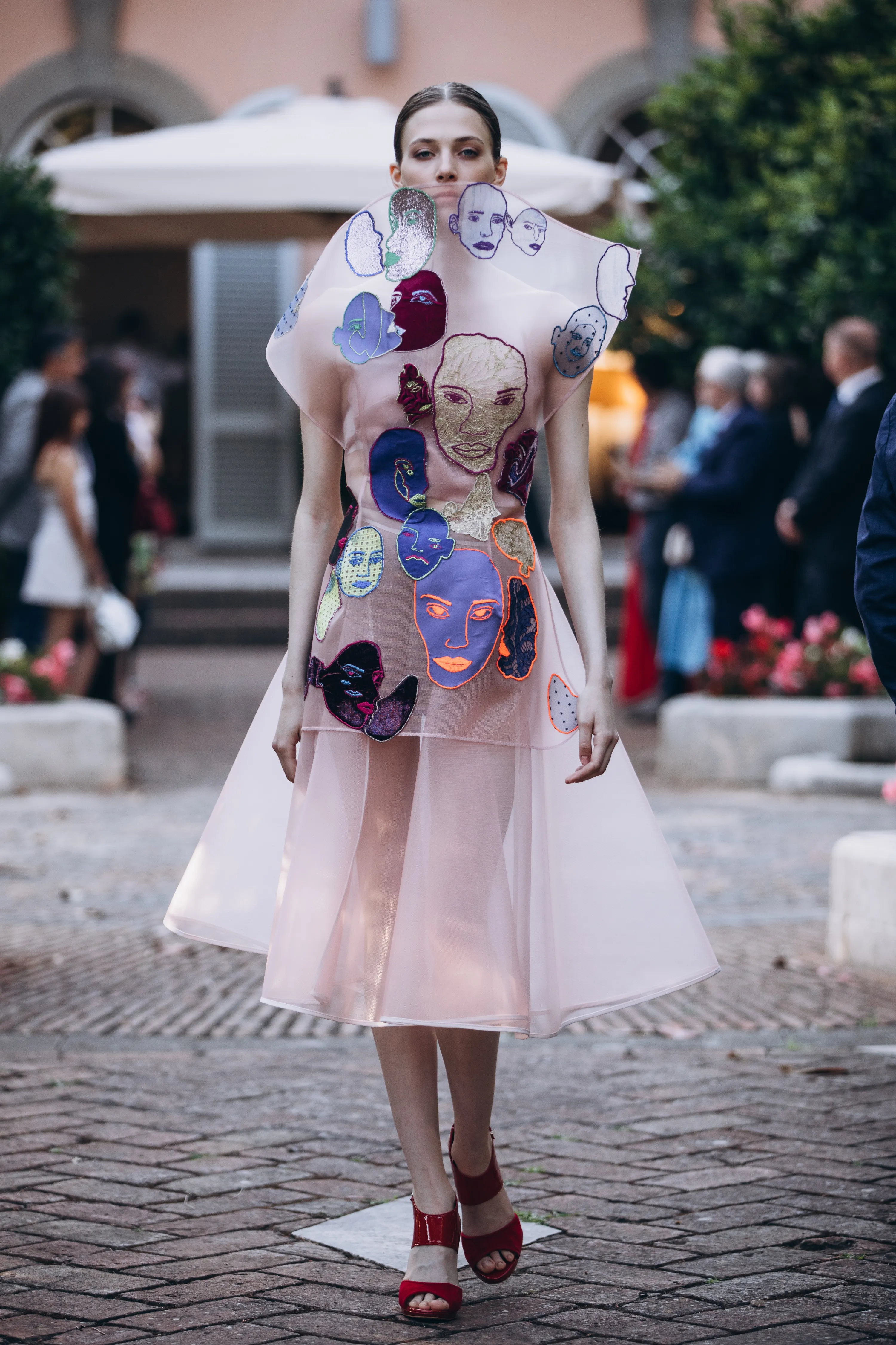 Неймовірна колекція вишиванок Оксани Караванської 