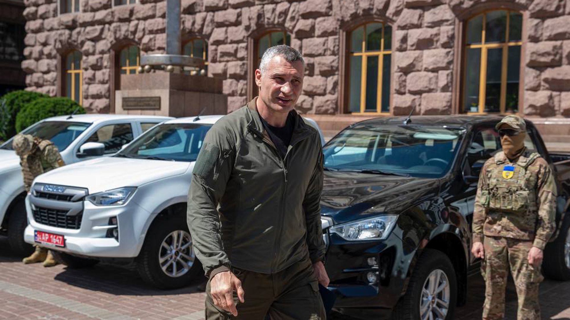 7 бригада ССО та 4 бригада НГУ отримали від киян 25 вантажівок та понад 500 дронів 7 бригада ССО та 4 бригада НГУ отримали від киян 25 вантажівок та понад 500 дронів