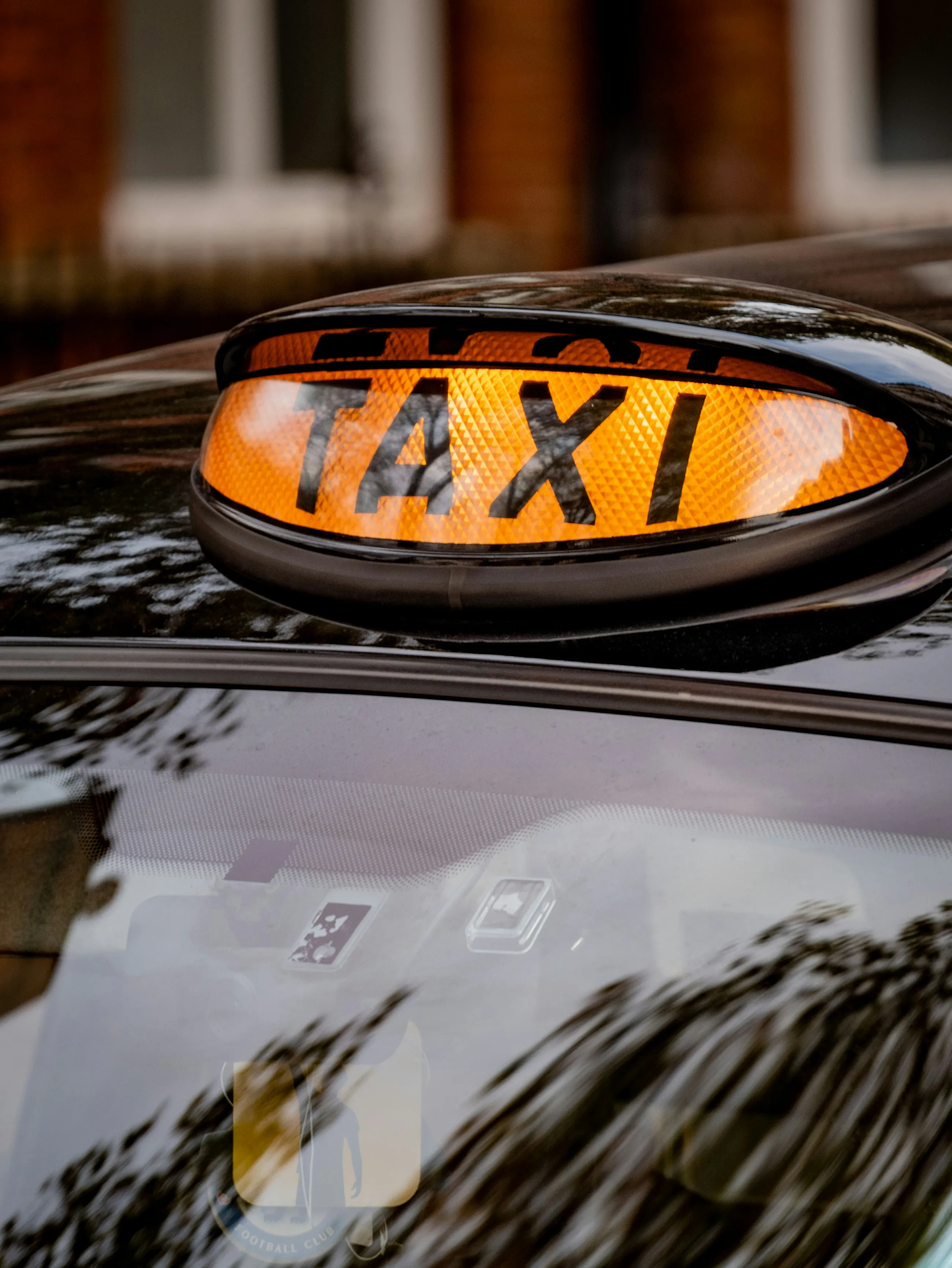 Как в Польше отличить лицензионное такси от нелегального