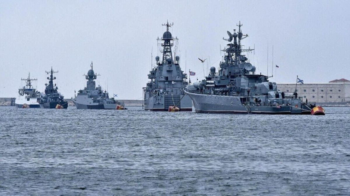 Ракетоносії вийшли з порту: з якою метою росіяни вивели кораблі в море
