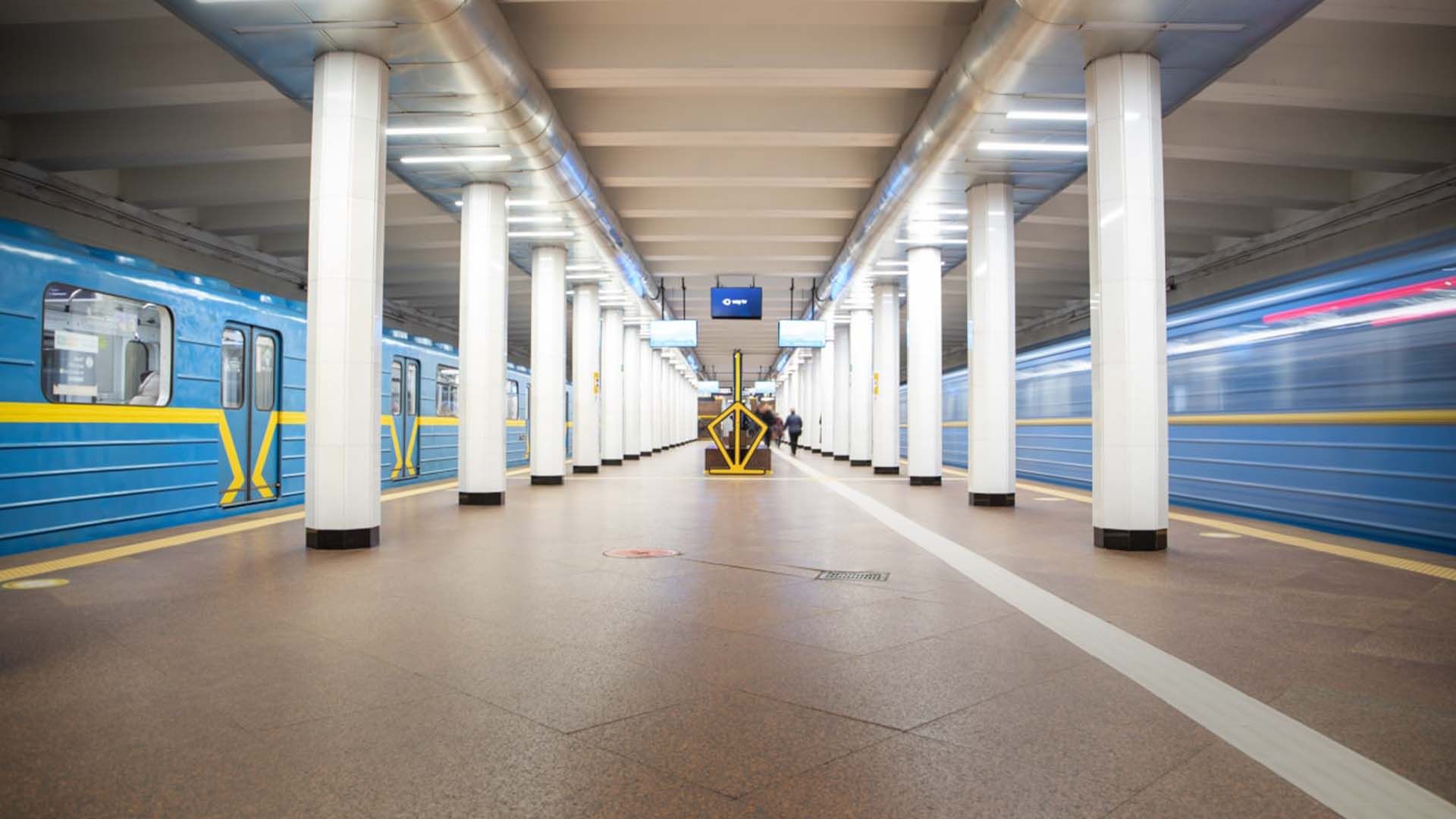 Відомо, коли у Києві планують запустити рух поїздів "синьою" гілкою метро між станцій "Деміївська" та "Либідська"