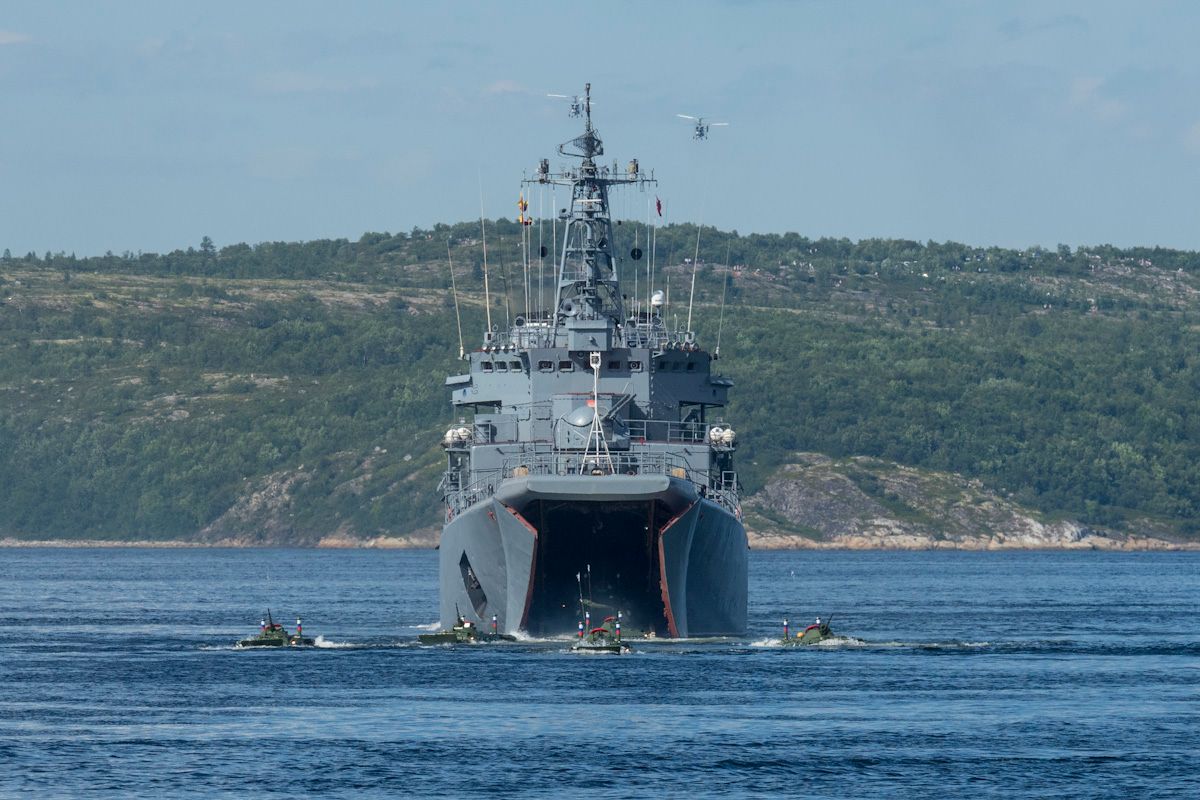 В Азовському морі російські десантні кораблі