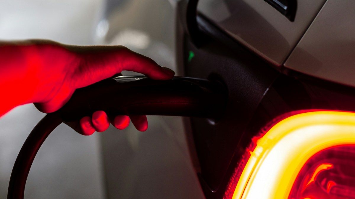 ЄС вводить нові високі податки на китайські електромобілі ЄС вводить нові високі податки на китайські електромобілі