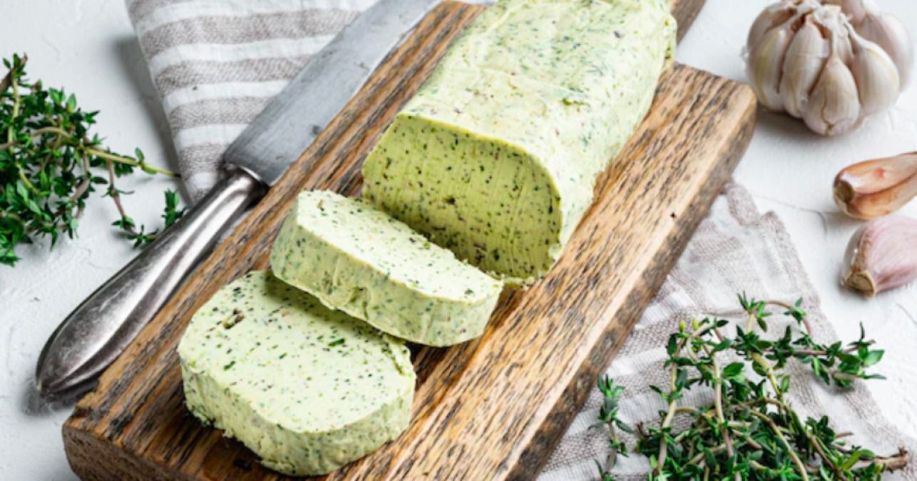 Часникові стрілки з маслом - приготуйте зелене масло - покроковий рецепт - Новини Смачно