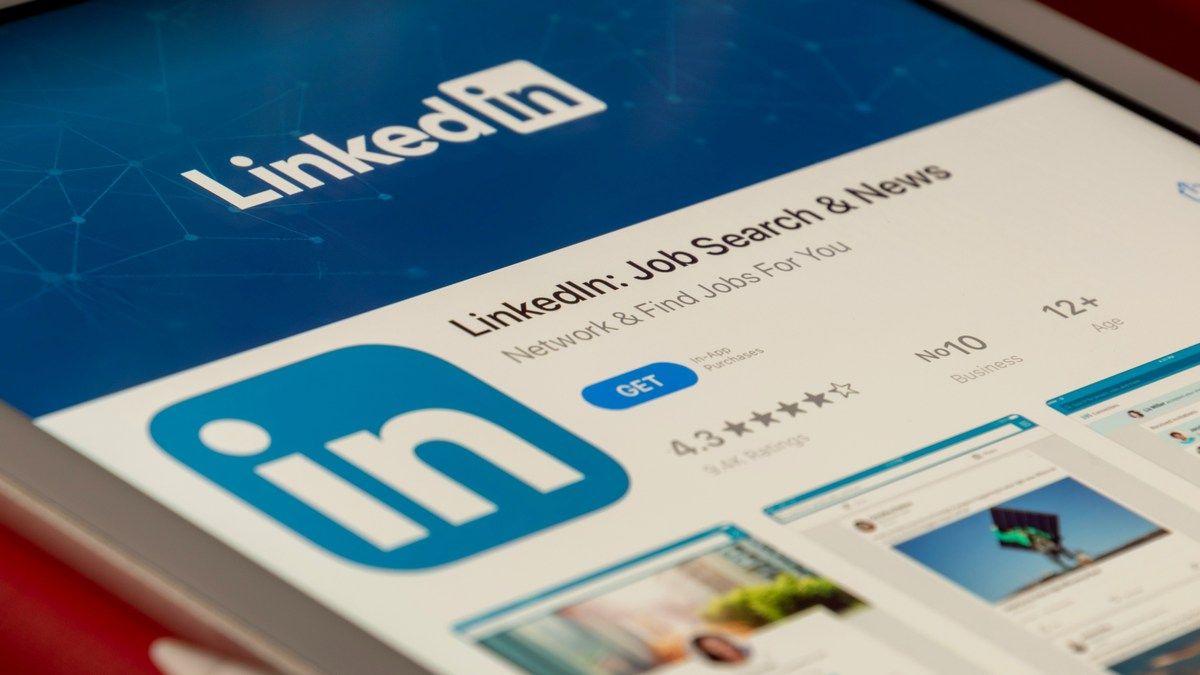 ИИ-инструменты для написания резюме и сопроводительного письма теперь в LinkedIn ИИ-инструменты для написания резюме и сопроводительного письма теперь в LinkedIn