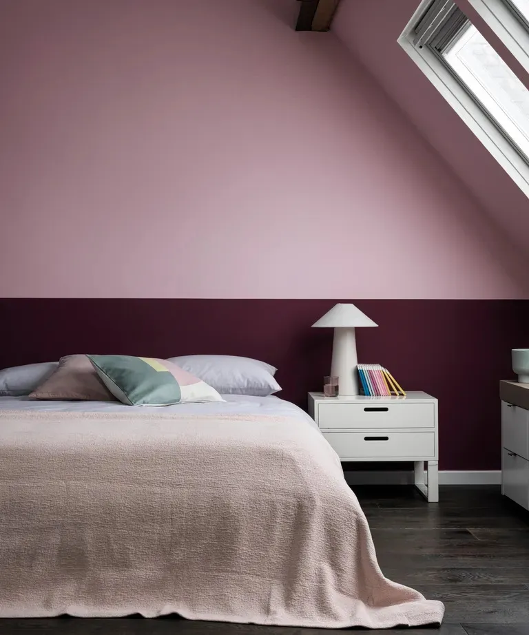 Нерухомість Фіолетова спальня