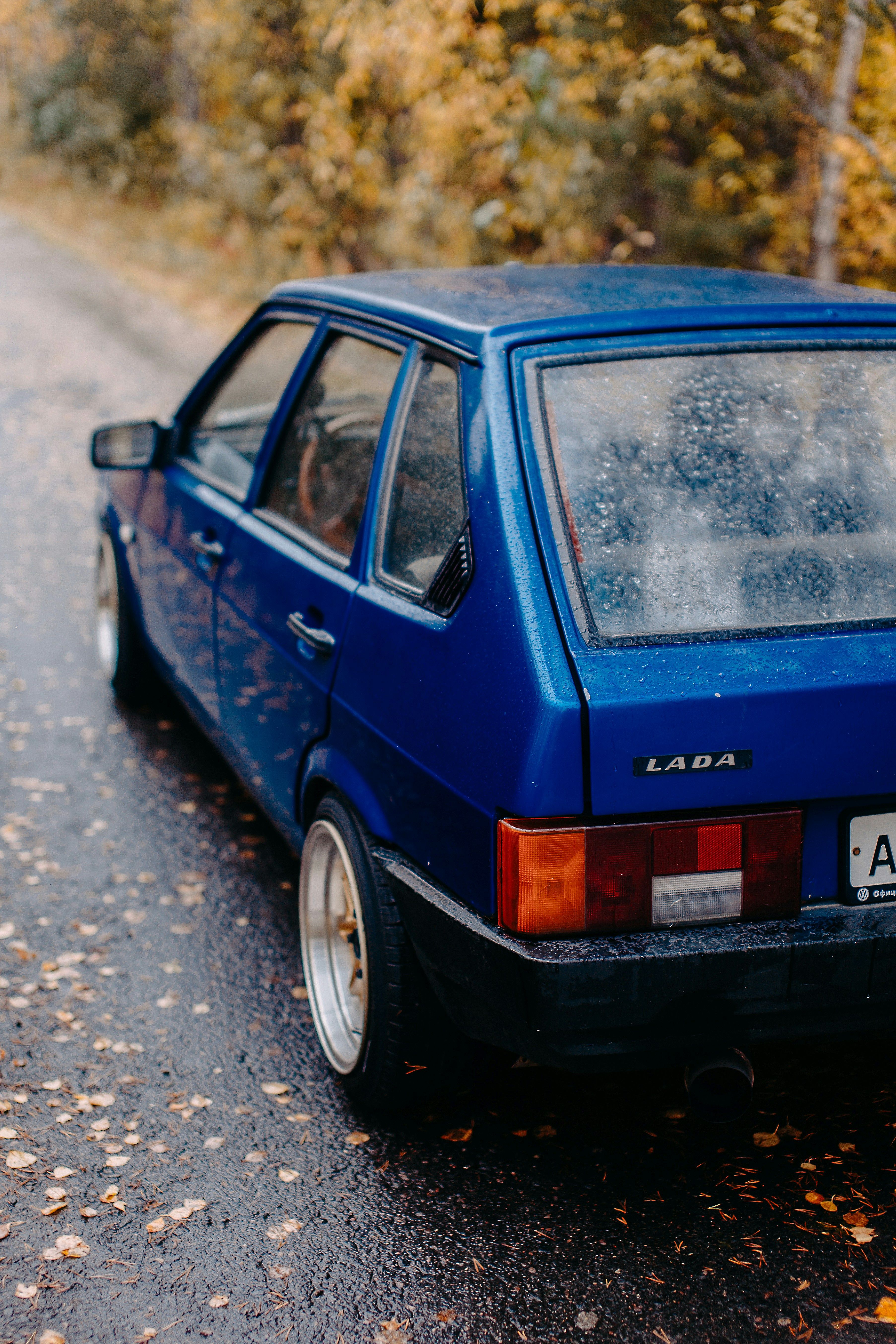 Продаж російських автомобілів - Росія хоче продавати Ладу в Емірати Продаж російських автомобілів - Росія хоче продавати Ладу в Емірати