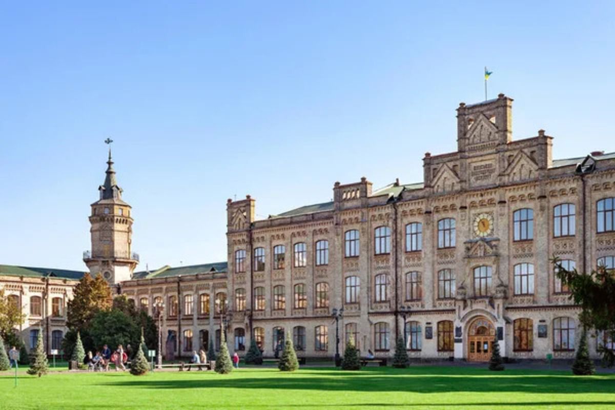 Яка вартість навчання на програміста в Україні у 2024 році Яка вартість навчання на програміста в Україні у 2024 році