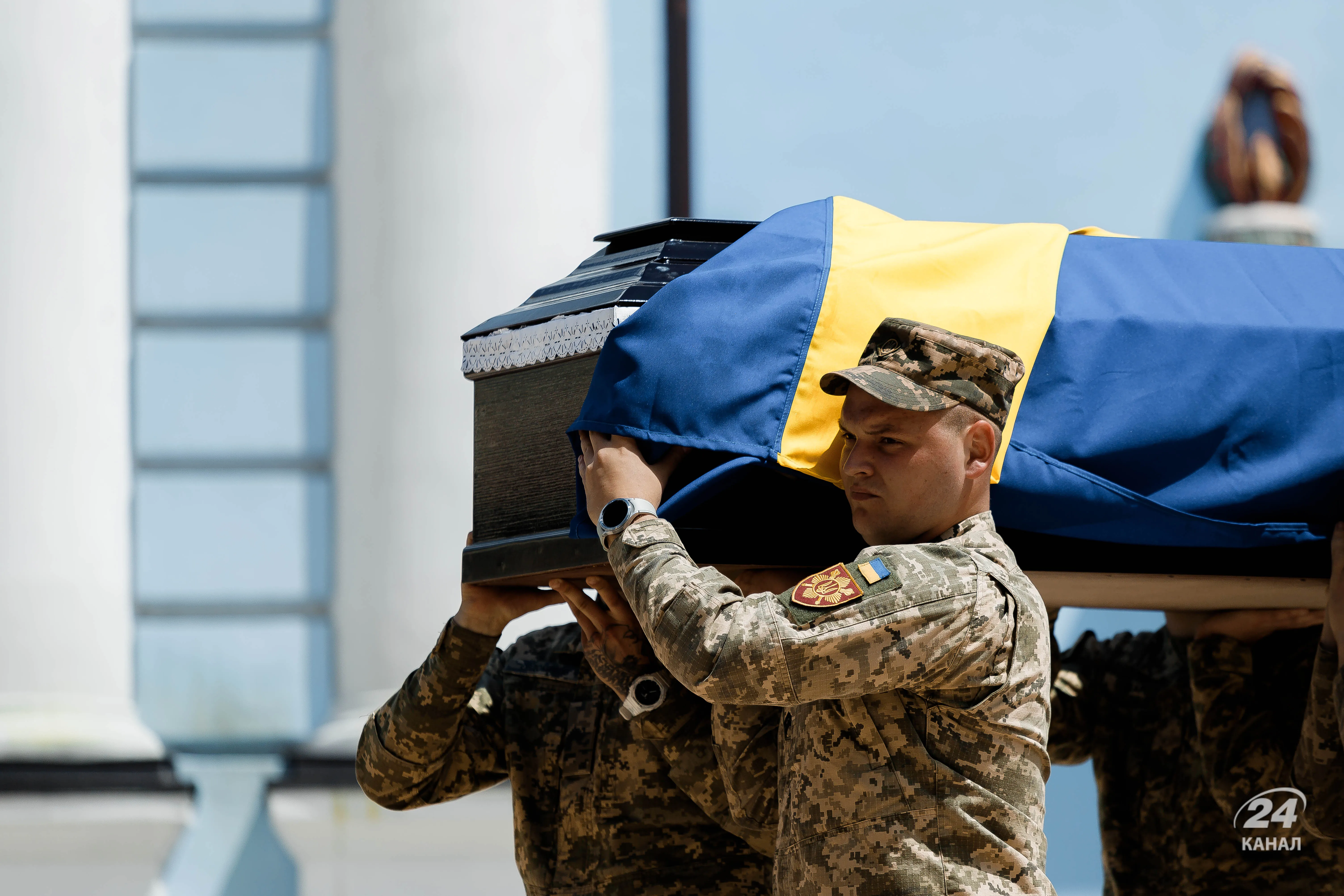 В Киеве попрощались с выдающимся пилотом В Киеве попрощались с выдающимся пилотом