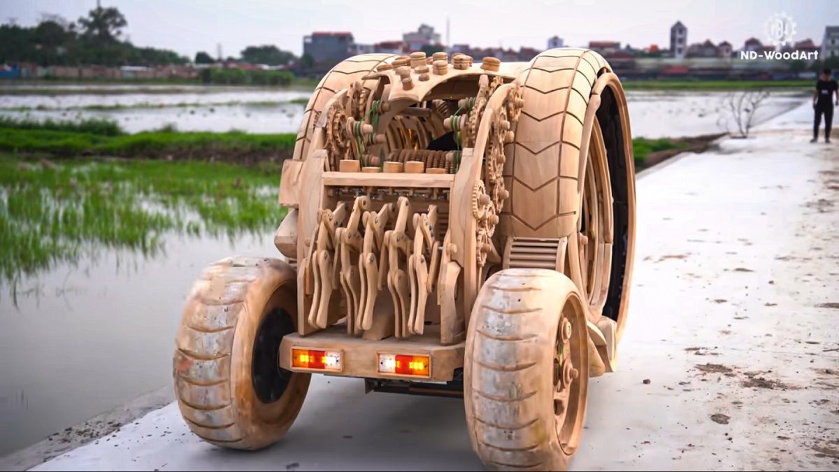 Деревянная "машина времени" Деревянная "машина времени"