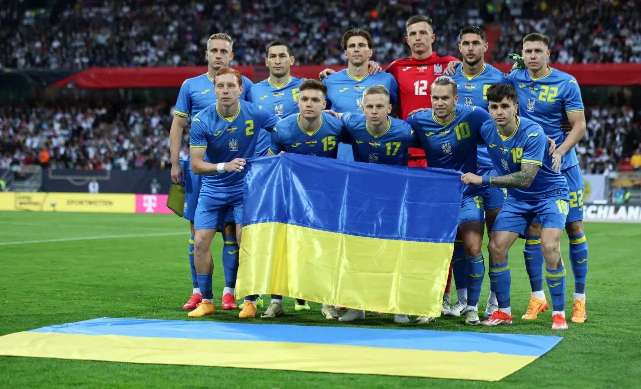 Збірна України з футболу Збірна України з футболу