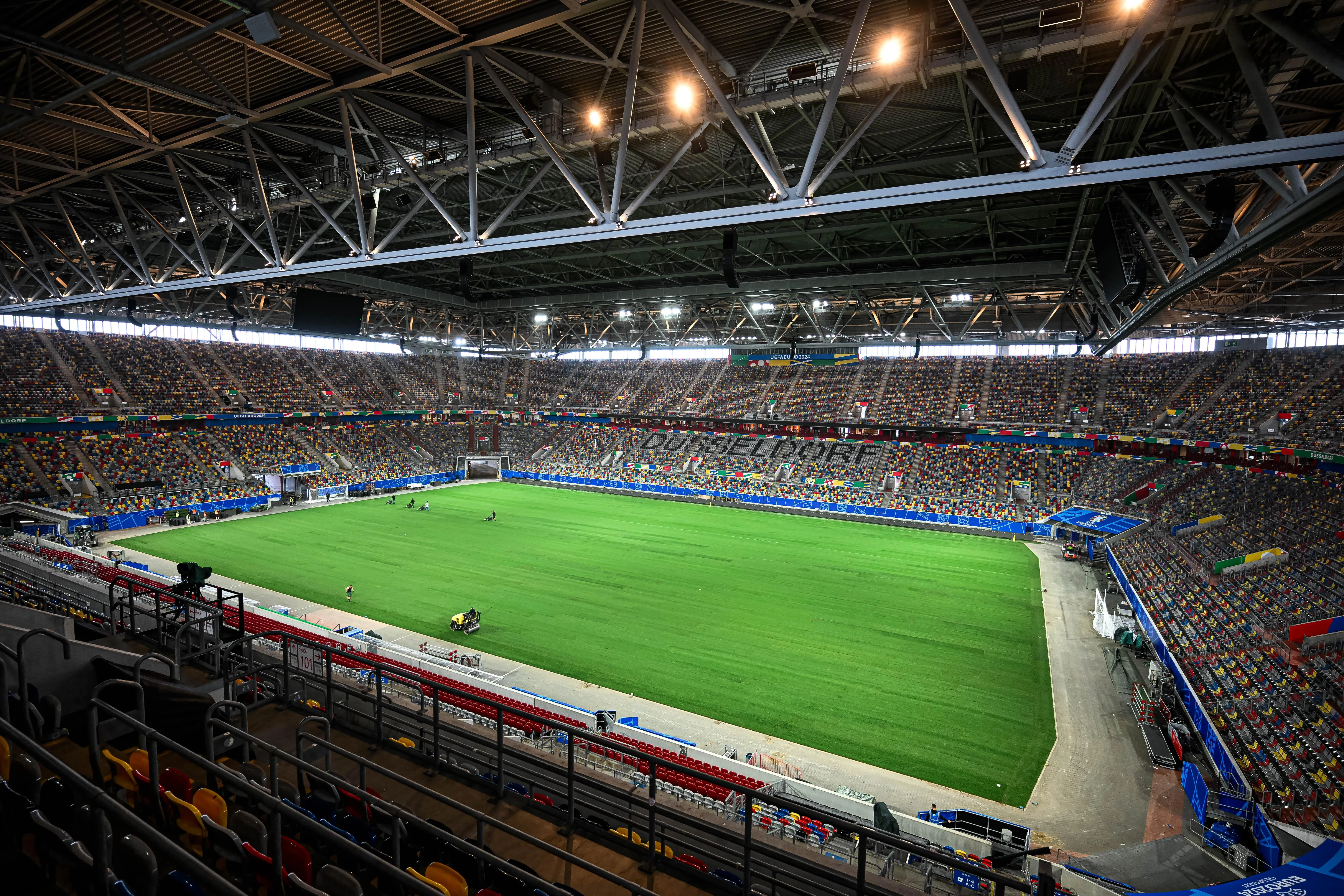 Стадион в Дюссельдорфе Стадион в Дюссельдорфе