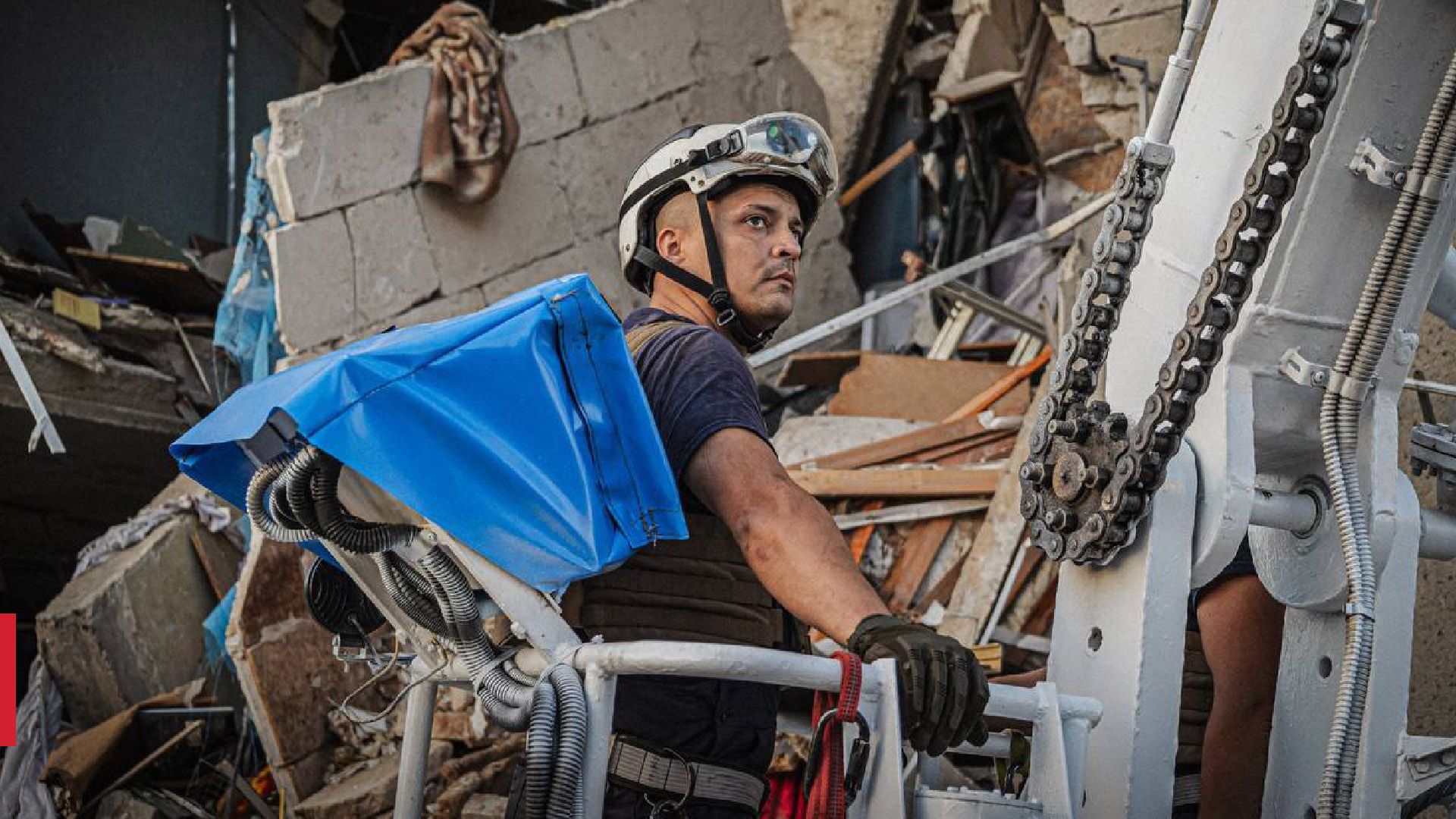 Зеленский отреагировал удар КАБами по Харькову: видео последствий - 24 Канал Зеленский отреагировал удар КАБами по Харькову: видео последствий - 24 Канал