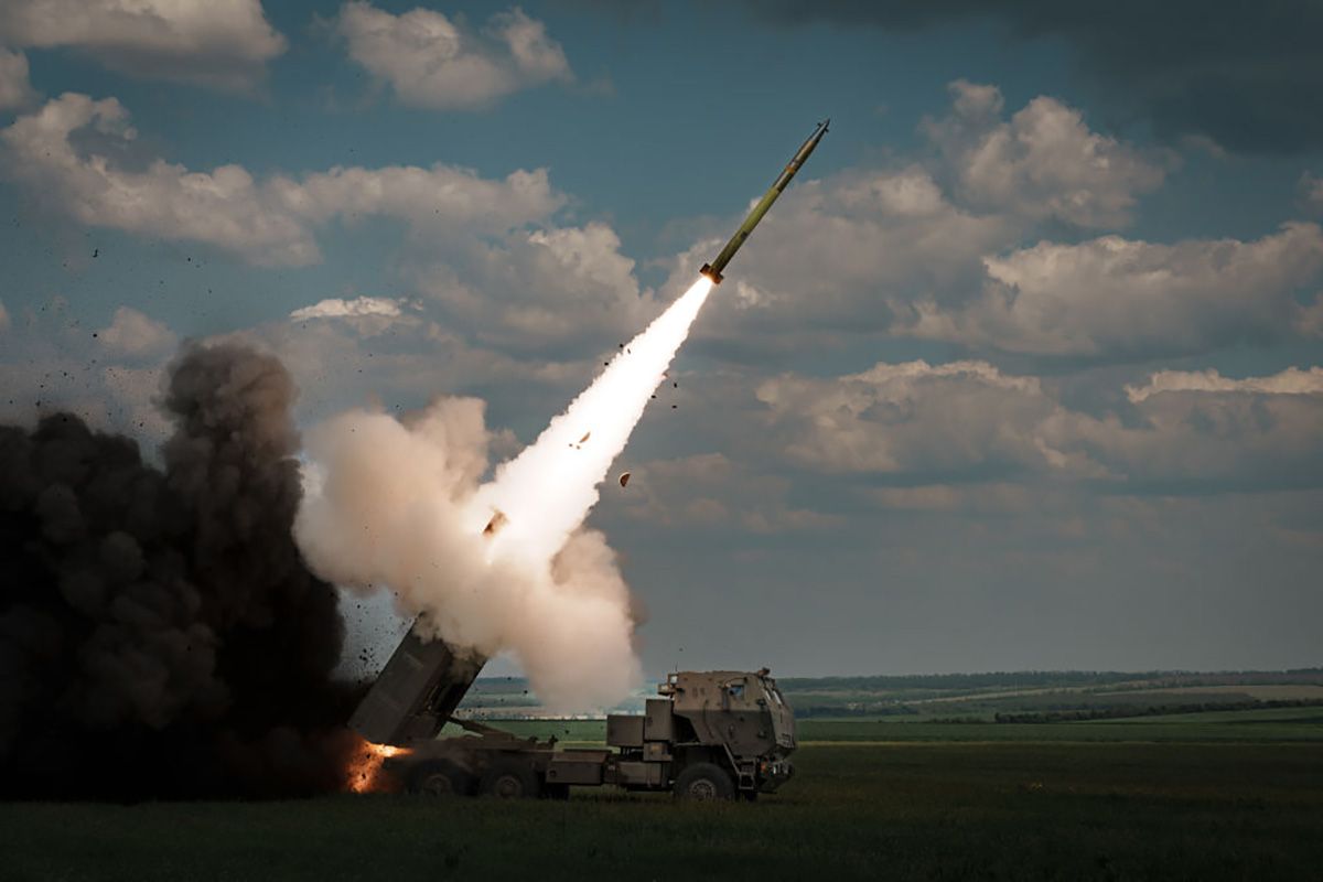 Артиллерийская система ракетного огня HIMARS Артиллерийская система ракетного огня HIMARS