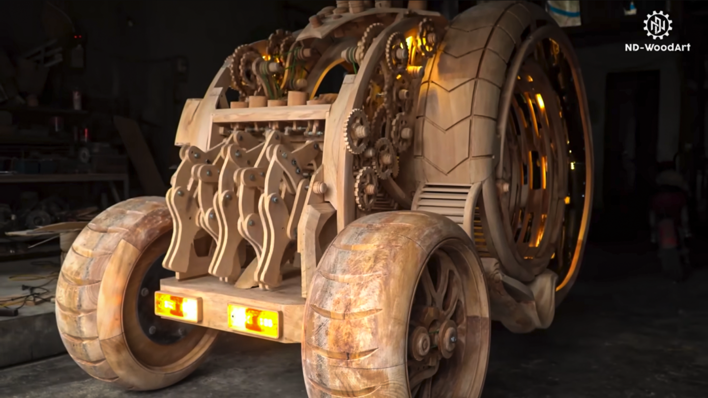 Деревянная машина по собственному дизайну Труонга Ван Дао