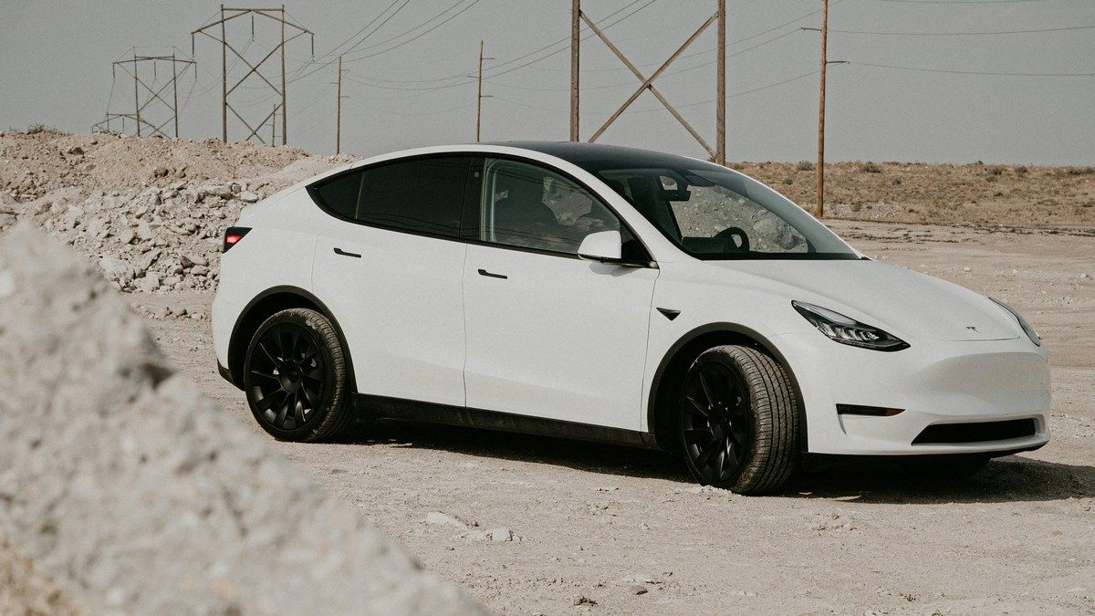 Tesla Model Y ув'язнила дитину в нагрітому салоні, оскільки її батареї розрядилися Tesla Model Y ув'язнила дитину в нагрітому салоні, оскільки її батареї розрядилися