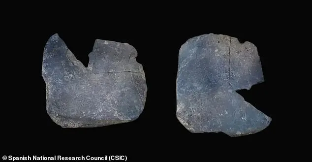 Табличка с надписями Табличка с надписями