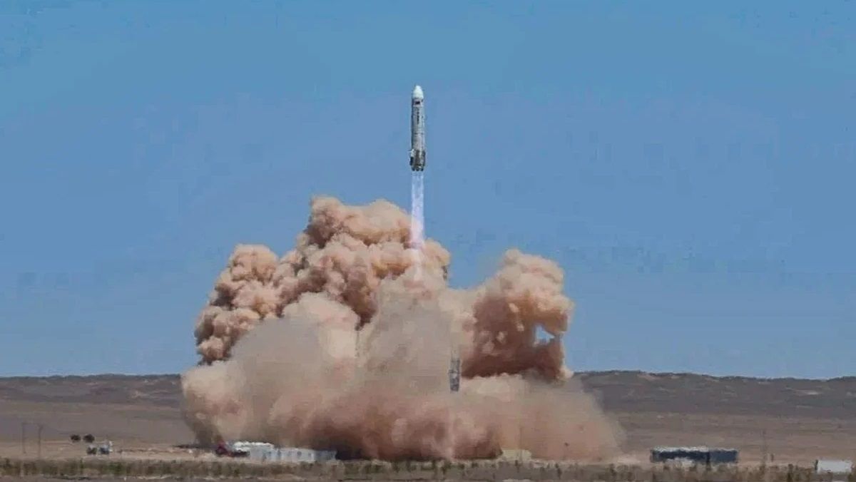 Прототип багаторазової китайської ракети в дії