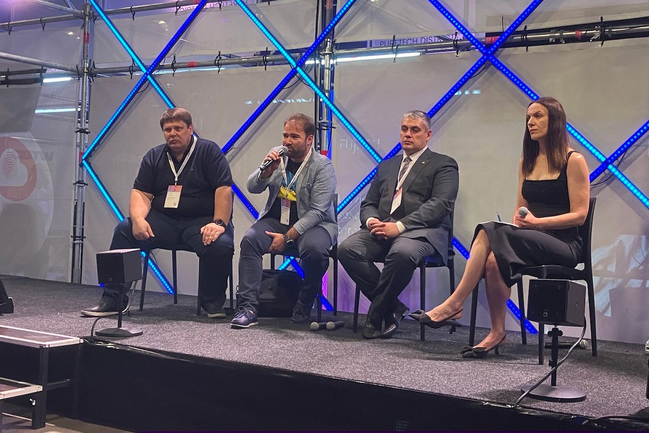 Александр "Тихоход" Дмитриев рассказал о проекте "ОЧИ" на форуме Nexus 2050 в Люксембурге Александр "Тихоход" Дмитриев рассказал о проекте "ОЧИ" на форуме Nexus 2050 в Люксембурге