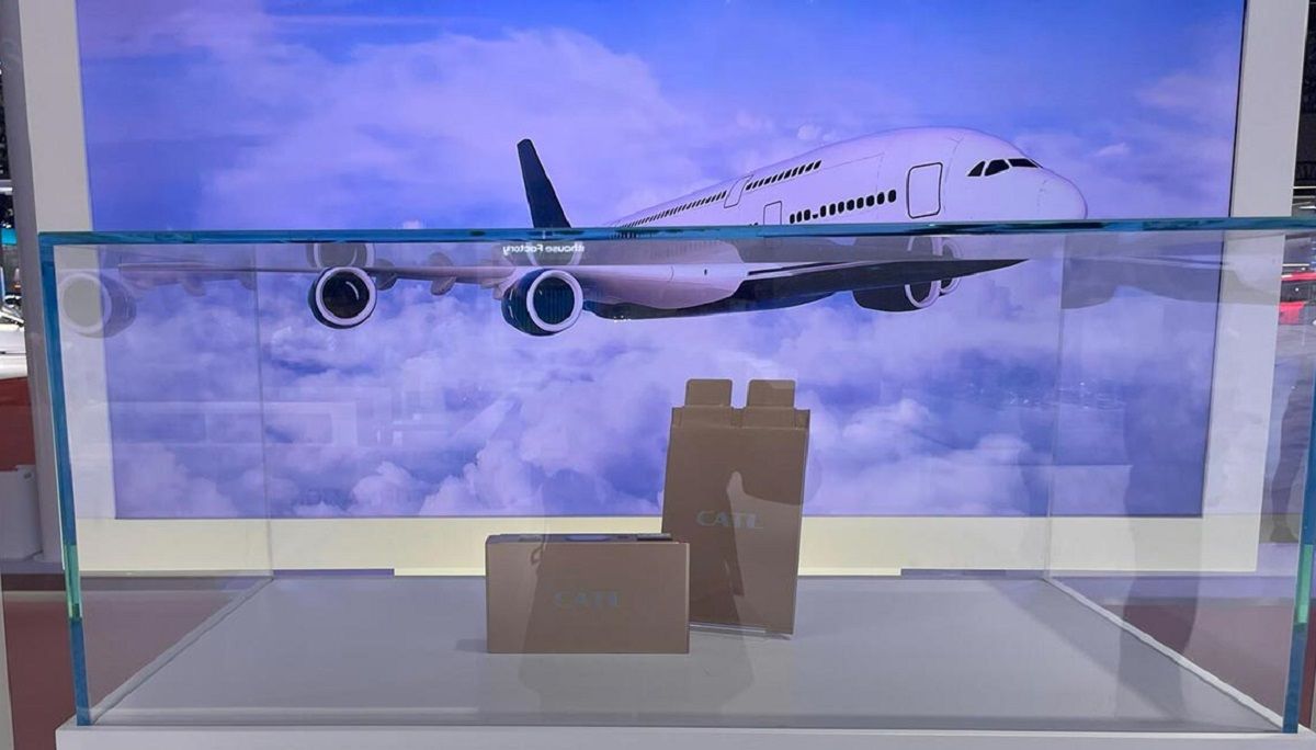 Конденсаторна батарея CATL на автосалоні в Шанхаї Конденсаторна батарея CATL на автосалоні в Шанхаї