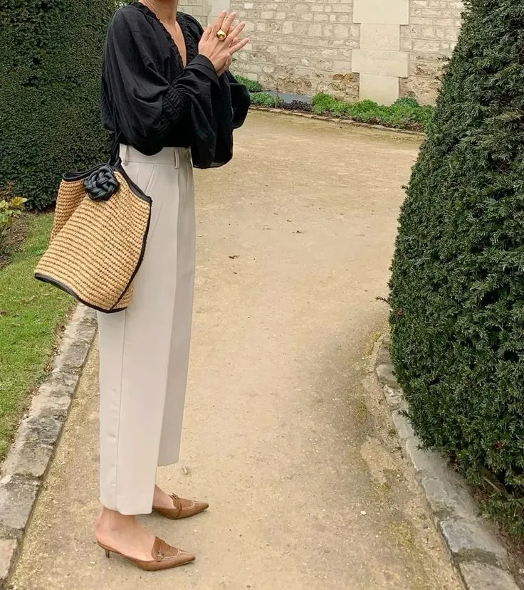 Цікаве поєднання в чорному та білому кольорі Цікаве поєднання в чорному та білому кольорі