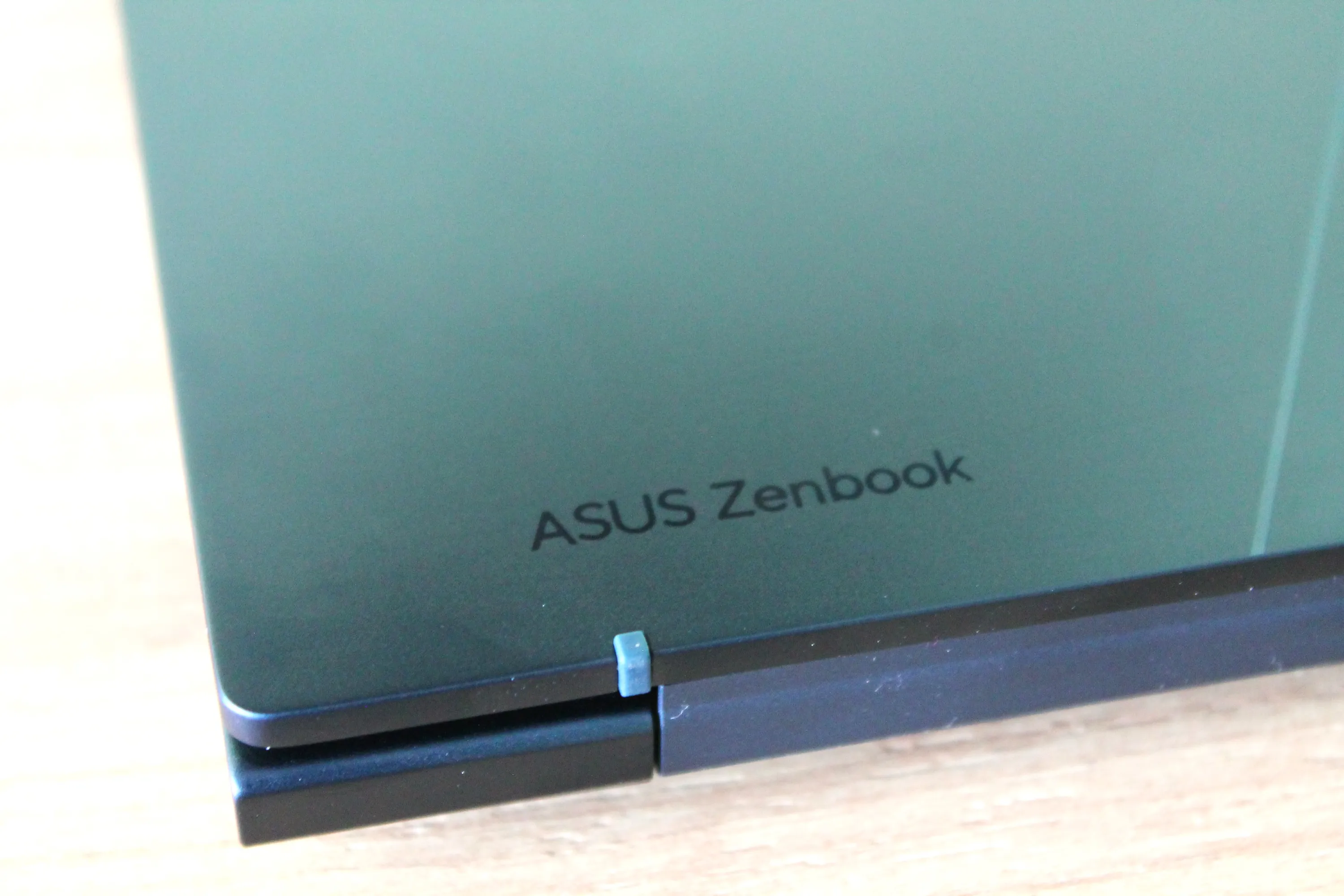 Кришка ноутбука