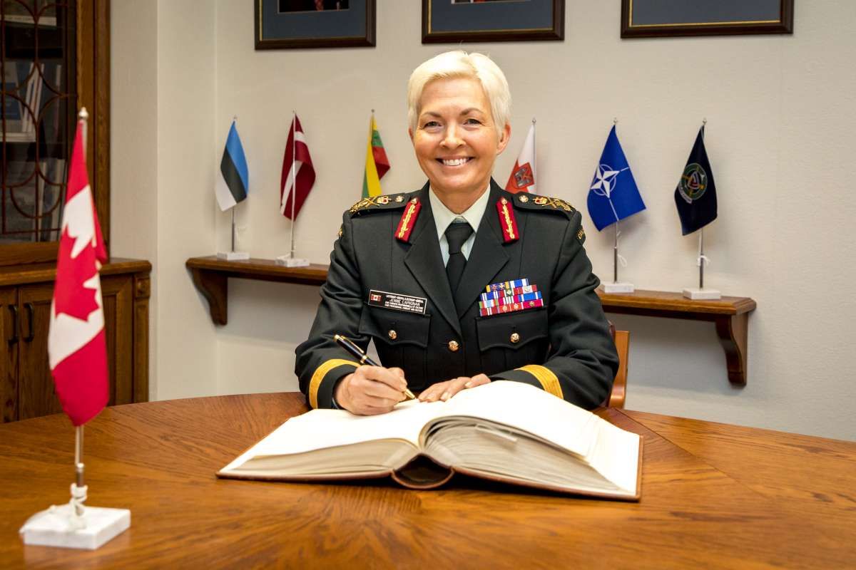 Штаб обороны Канады впервые возглавит женщина - 24 Канал Штаб обороны Канады впервые возглавит женщина - 24 Канал