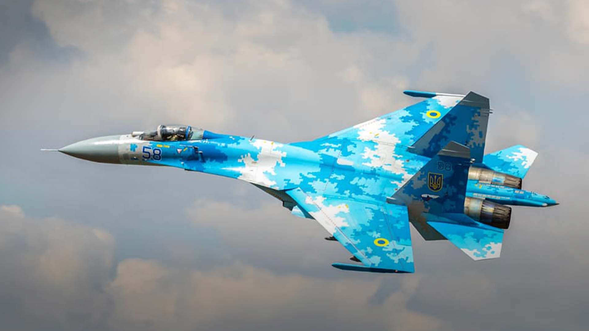 Чому наші Су-27 стоять просто неба, а не в укриттях