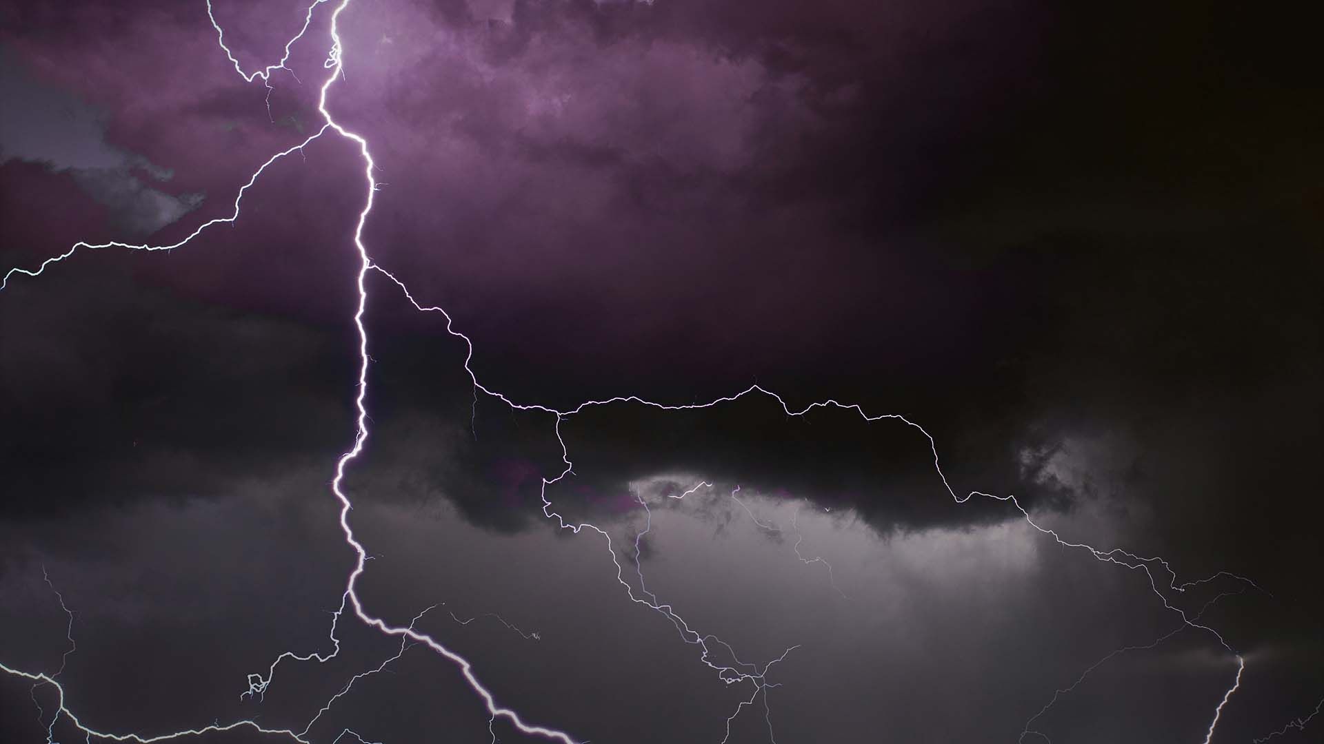 На Рівненщині блискавка вбила людину На Рівненщині блискавка вбила людину