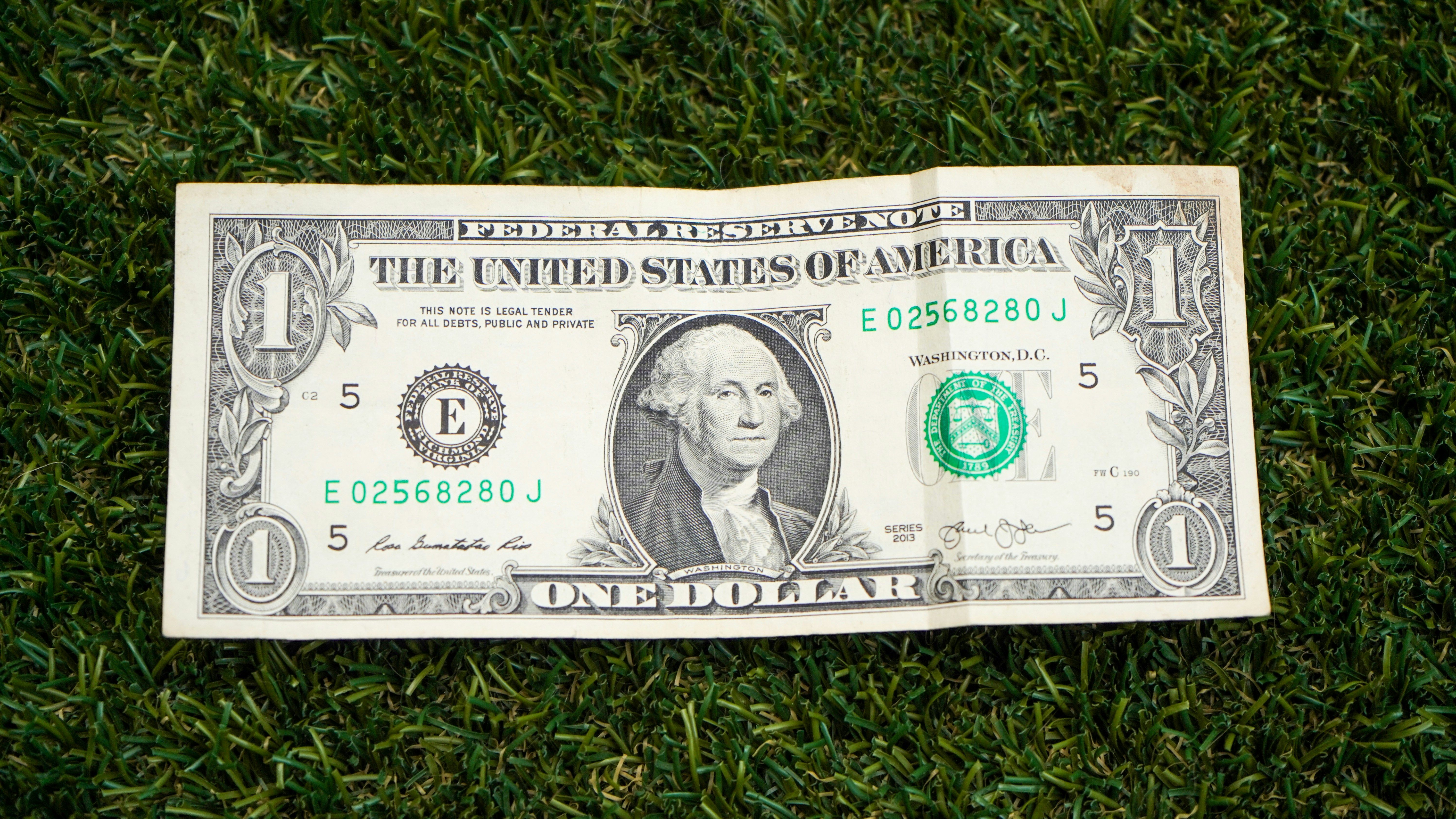 Доллар за 41 гривну - курс валюты в обменниках 9 июля - сколько стоит 100 долларов