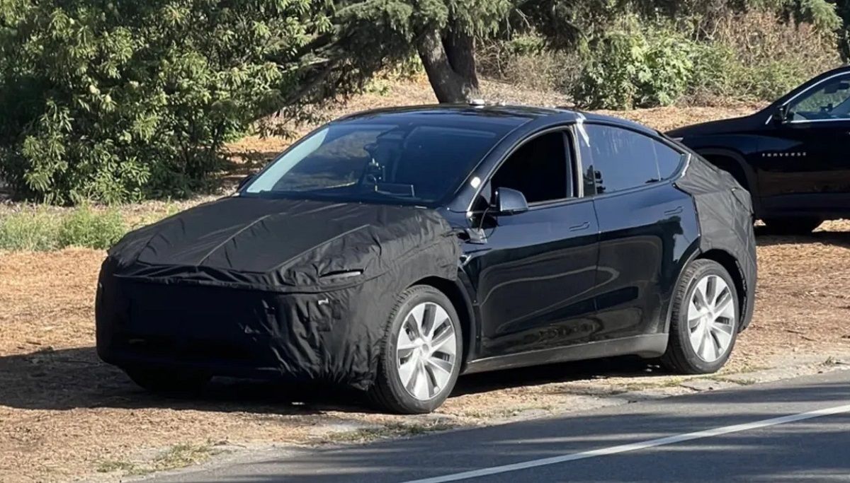 Обновленная Tesla Model Y Обновленная Tesla Model Y