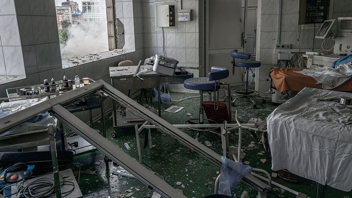 Зруйнована палата у лікарні "Охматдит" Зруйнована палата у лікарні "Охматдит"