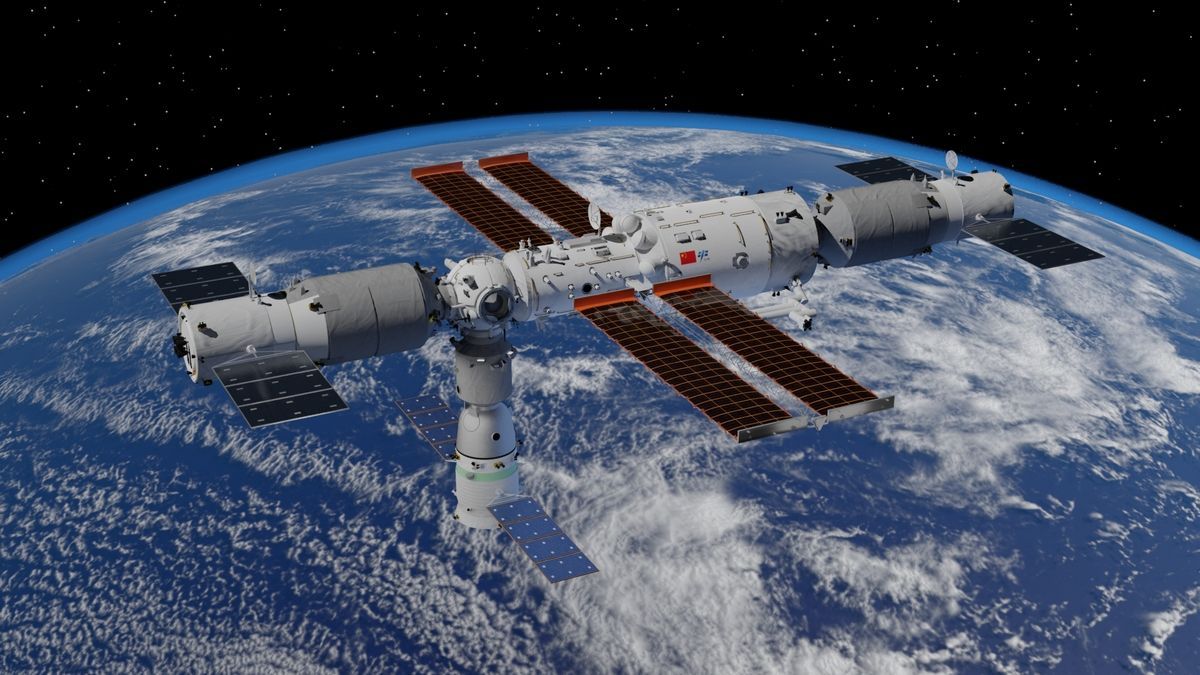 Китайские астронавты защищают станцию Тяньгун от космического мусора